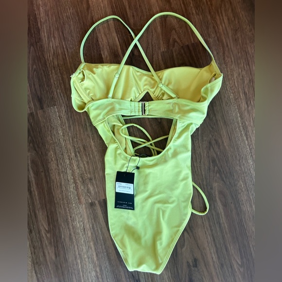 NWT Icon Swim Kady Swimsuit Pear Size XL Cut Out Criss Cross Sexy One Piece - Picture 4 of 8